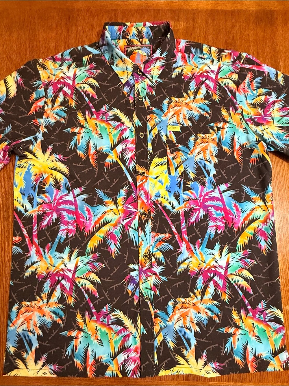 Retro Rifle AKs & Vacays Black Tropical Print Short-Sleeve Shirt - Like New - Picture 2 of 5